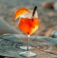 Campari Spritz: Italiens Bitter-Süße Verführung